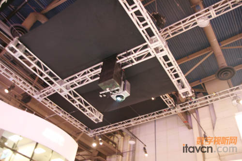 �������ӽ���ʽͶӰ�C����Infocomm2010