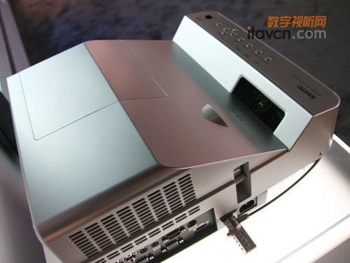 三洋全球最短焦投影機驚現(xiàn)Infocomm2010