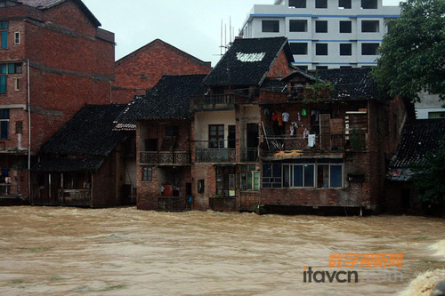 抗戰南方暴雨 盛維視頻<a class=cont302 href=