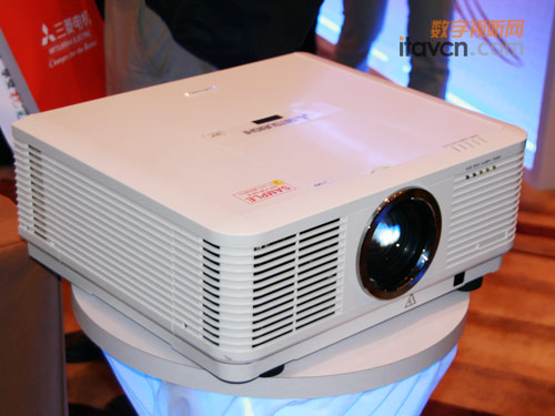 鸞鳳合明 三菱雙燈工程投影機在京發布