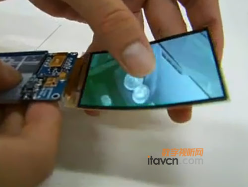 �����Ƴ�4.5�糬������AMOLED�@ʾ��