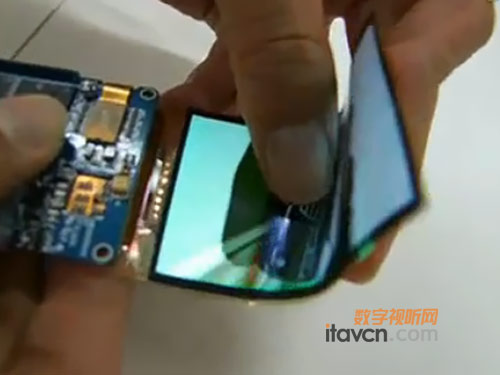 �����Ƴ�4.5�糬������AMOLED�@ʾ��