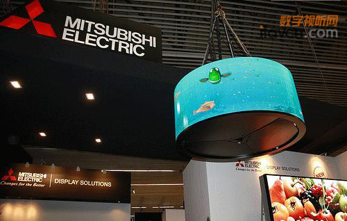 ����չʾ�ɏ���360�ȵ�OLED�@ʾ��