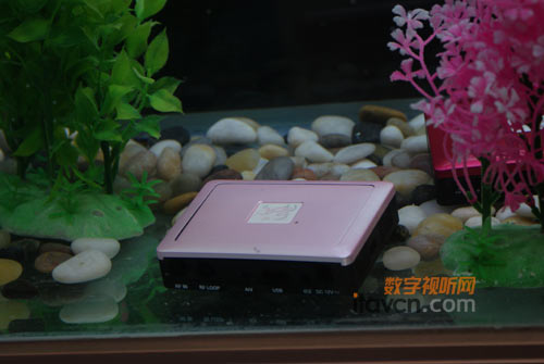 擺科技產品亦可水中游