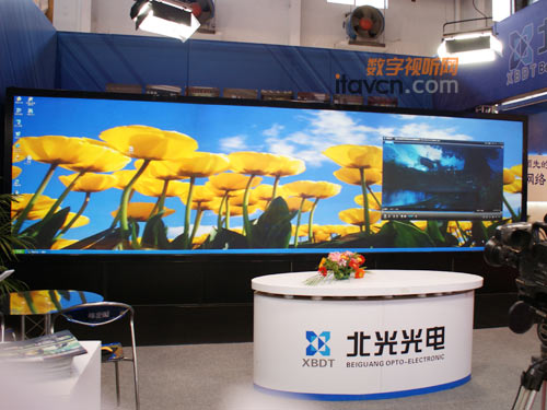 北光光電展出黑柵光學(xué)無縫演播顯示系統(tǒng)