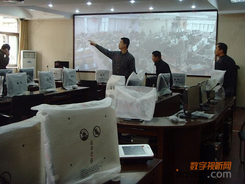 迅控可編程中控