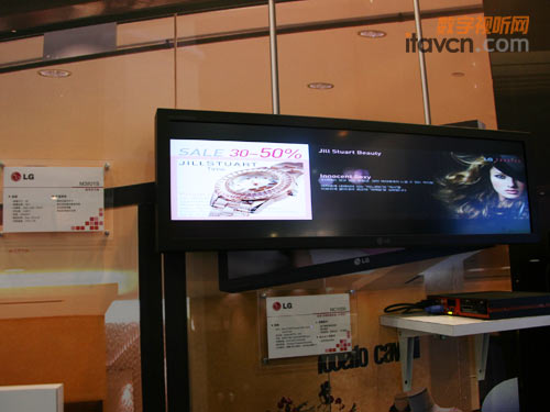 LG獨特16:4比例超寬屏顯示器