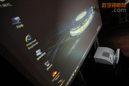 零距離超短焦投影機麗訊D795WT