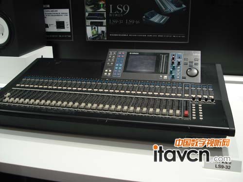 palm 2011:雅馬哈數(shù)字調(diào)音臺(tái)LS9-32