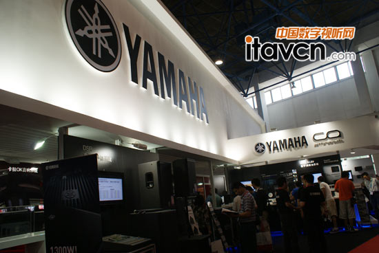 palm 2011:雅馬哈展位前人頭攢動