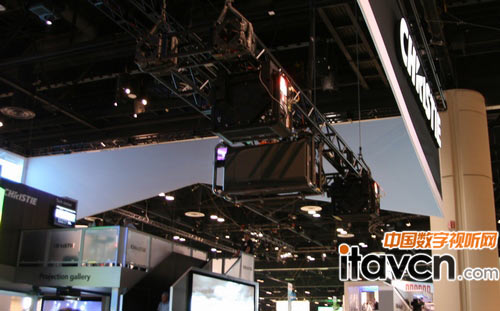 �Ғ���픶˵Ĺ���ͶӰ�C(j��)ϵ��