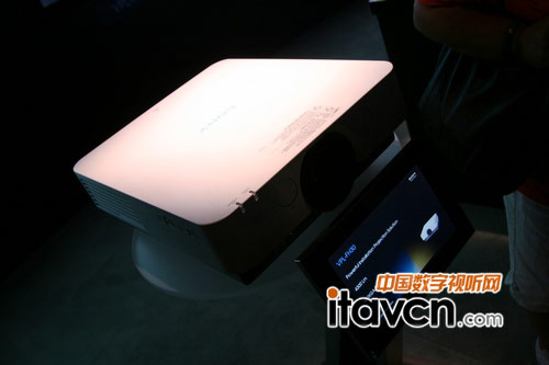 索尼VPL-FH30投影機