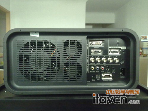 三洋PLC-XP2000CL工程投影機