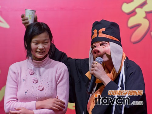 ��Ĭ��Ц���龰��