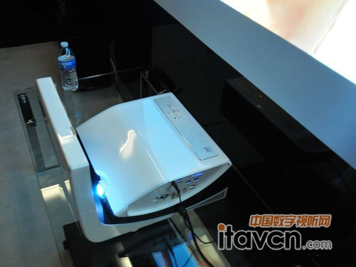 海信超短焦投影機