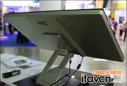 HKC T7000背面,機身支持折疊