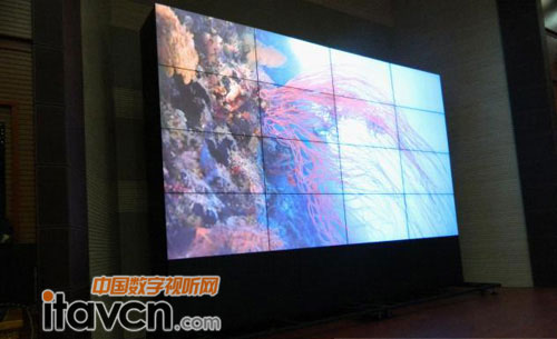 NEC X551UN;4X4����ƴ��