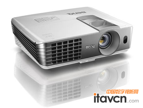 ����W1070��ͥӰԺͶӰ�C(j��)�@��(zhu��n)�I(y��)ý�w���u(p��ng)