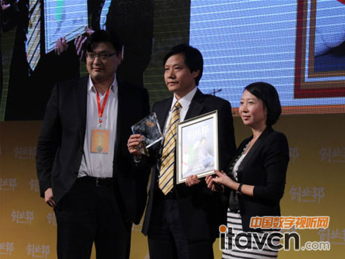 小米科技創(chuàng)始人雷軍榮獲“創(chuàng)業(yè)邦2012年中國度創(chuàng)業(yè)人物”