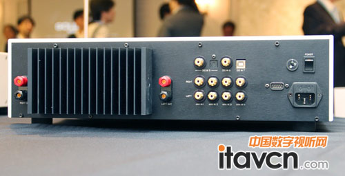 配備4組全獨(dú)立的高級(jí)電源系統(tǒng)