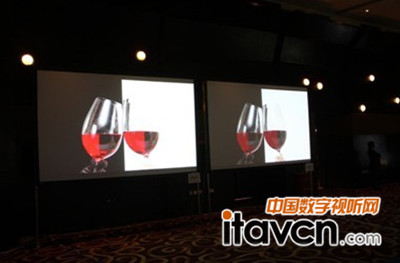 3LCD��1DLP����չʾ����D��3LCDͶӰ���棬�҈D��1DLPͶӰ����