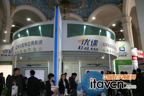 明博教育展出優(yōu)課數(shù)字化教學系統(tǒng)方案