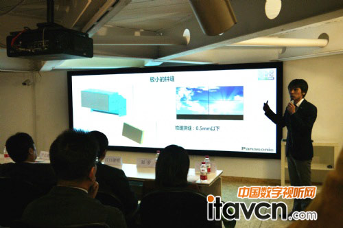 松下推出全高清Full HD背投拼接箱體