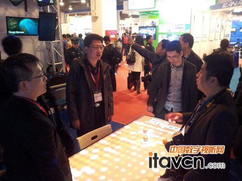 ����y��Ʒ����Infocomm China 2013
