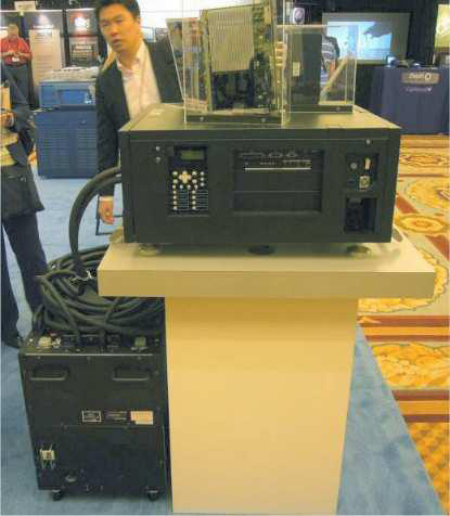 NEC�����Դ�Ӱ�C�o�Bչʾ