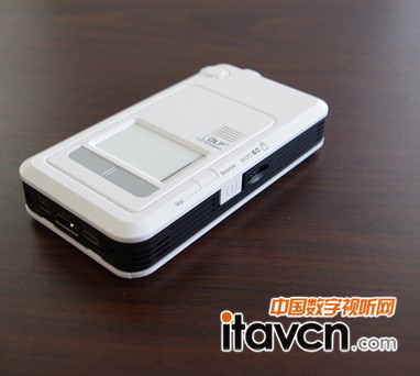 安卓4.22系統雙核LED微型投影機