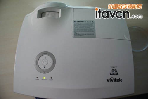 麗訊D863投影機外觀