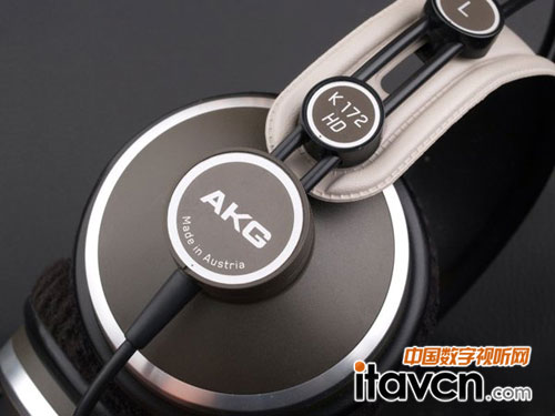 AKG推出頭戴式耳機(jī)K172HD