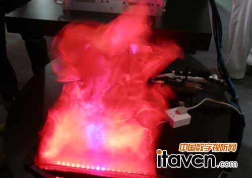 引人眼球的紅火裝飾