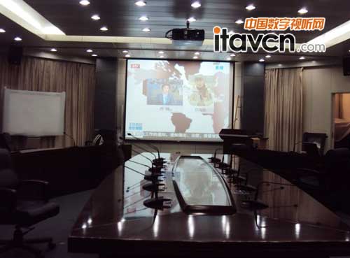 AKG�Z�iԒͲ���v�Ї�ʯ�ͻ����ƌW�о�Ժ���h��