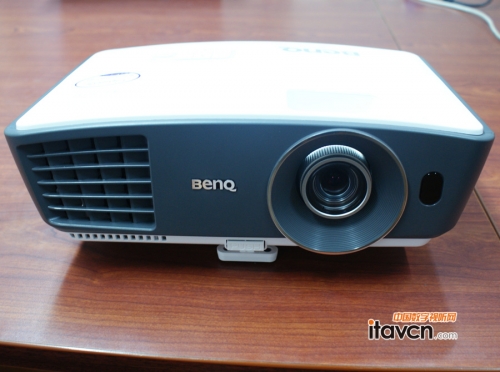 明基W750家用投影機