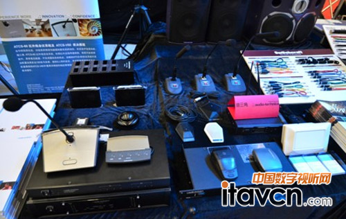 �F���ǹ�˾չʾ���¿�t����hϵ�y(t��ng)ATCS-60 �Լ��o��������UWB���hϵ�y(t��ng)