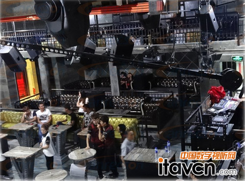 機械化自動移動式拼接墻—安立信在夜場首家推出