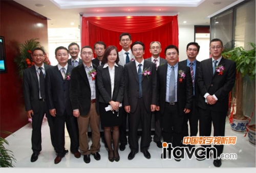 �DƬ�f�������ϿƼ��ߌ��c�Ϻ�ƽ�_�\�I�F꠵ȬF����Ӱ