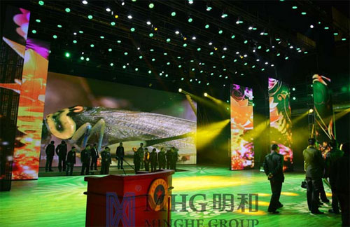 各位領導及專家對各設施設備進行巡檢