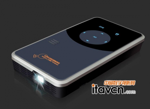 推出無線功能微型投影機