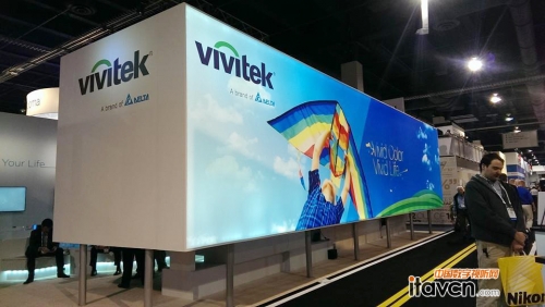 Vivitek麗訊展臺經(jīng)過精心設(shè)計 引人注目