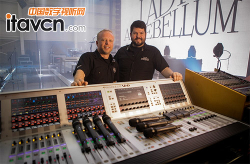 �F���U���̎�Brett &ldquo;Scoop&rdquo;Blanden���󣩺ͱO ���̎�Peter Bowman���ң�