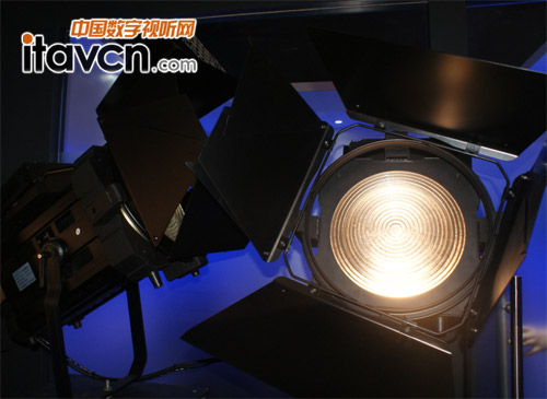 LED�۹����