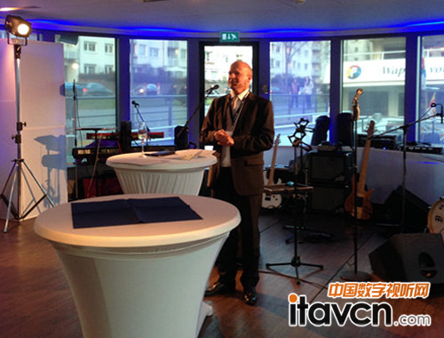 �݁������F��CEO, Wolfgang�������֑c��