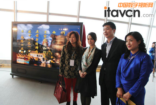 洲明科技裸眼3D顯示屏點(diǎn)亮香港唐卡展