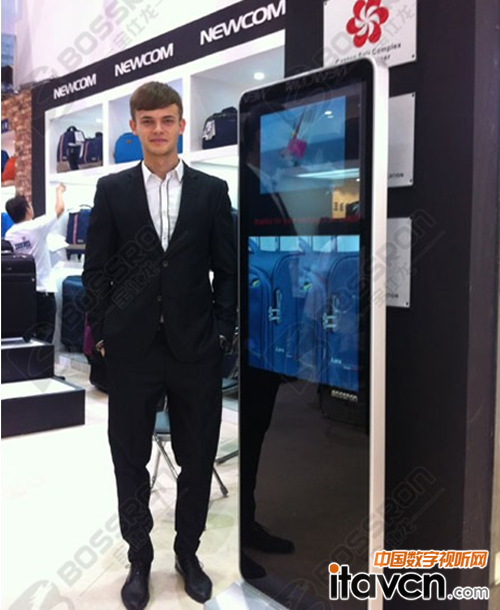 �����mС�������dȤ���ڙC����ǰ��Ӱ