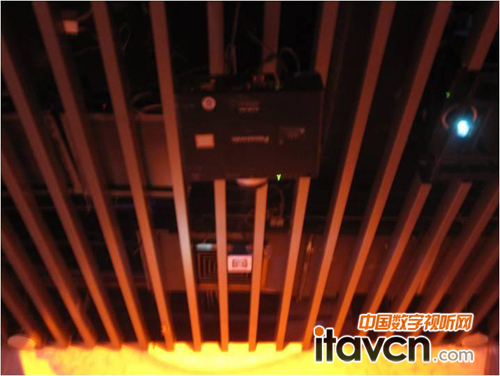 �؝h�³Ǯ�����ͶӰ���Ȱ��bЧ���D