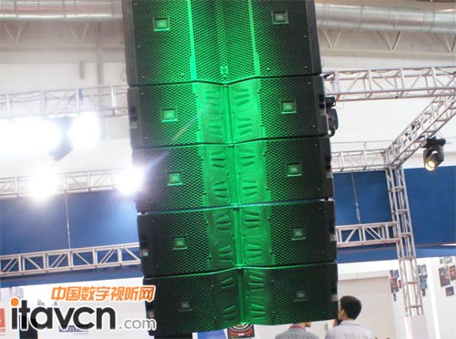 JBL VTX V20全新線陣列揚聲器