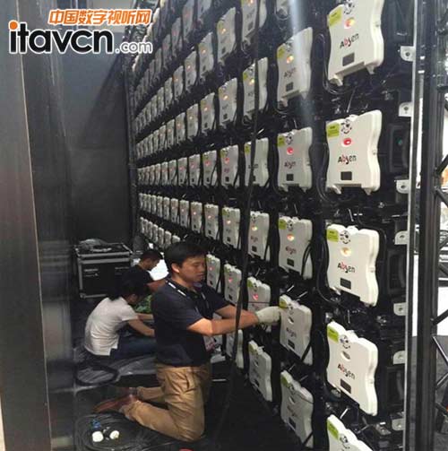 ���ڵ�С�۷䂃�ڽM�b������