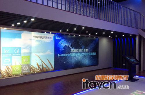 T-Show+2X5DLP��Ͷƴ�ӣ�����ĳ��˾չ�d�Ŀ